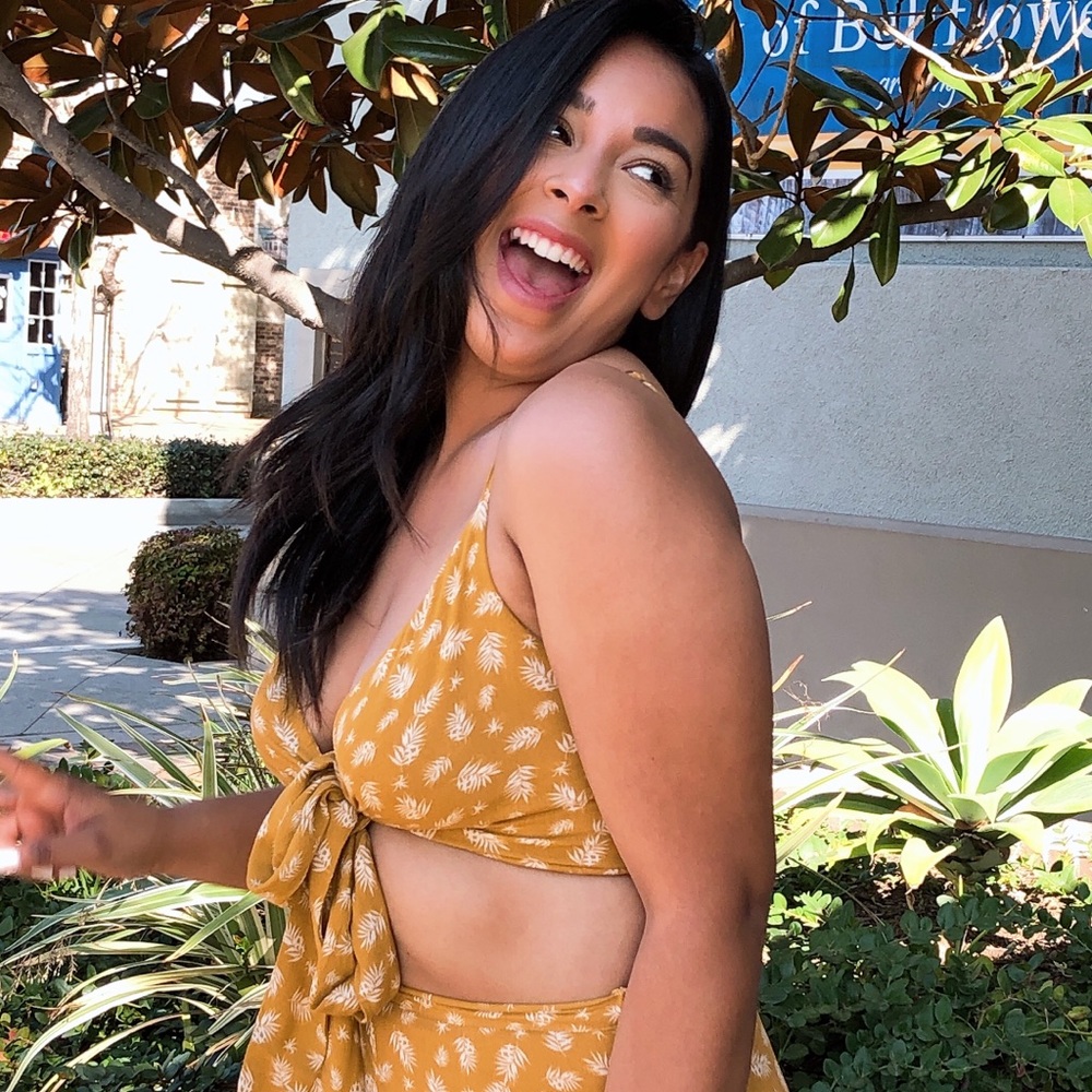 Botanic Printed Crop Top - Picture 2 of 8